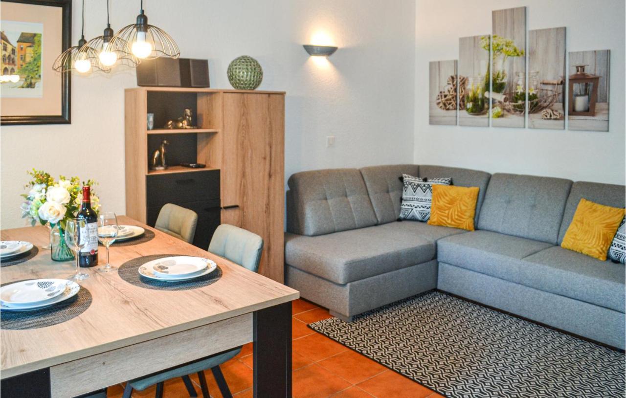 2 Bedroom Nice Home In Vitrac ヴィトラック エクステリア 写真