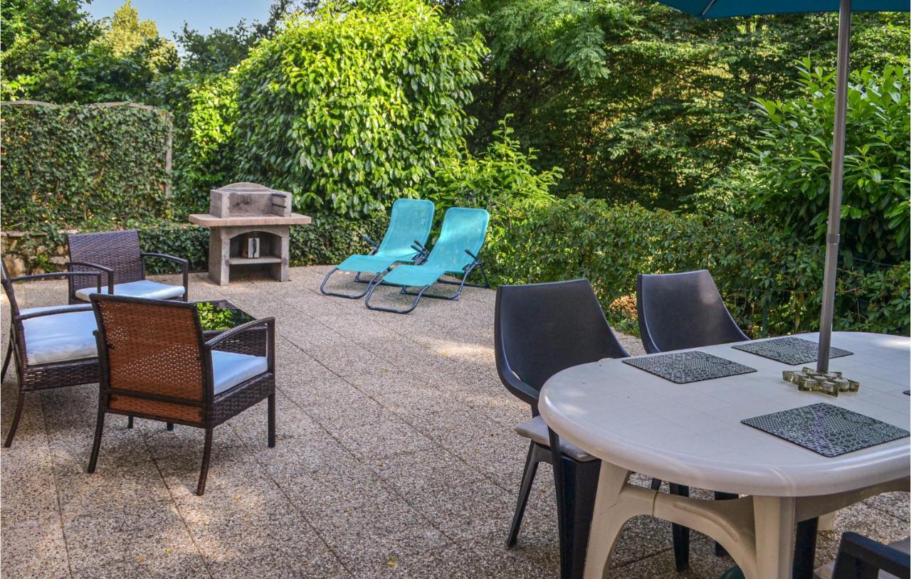2 Bedroom Nice Home In Vitrac ヴィトラック エクステリア 写真