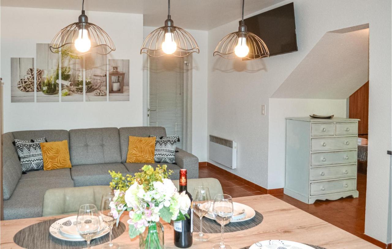 2 Bedroom Nice Home In Vitrac ヴィトラック エクステリア 写真